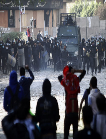Egypt protests continue in deadlock over Mursi powers