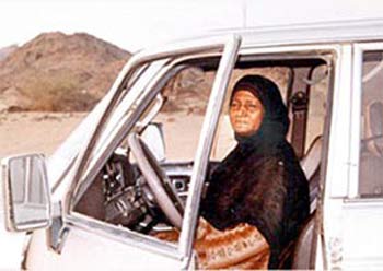 Saudi Woman Continues Driving  After 20 Years Despite the Odds