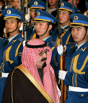 China wants closer ties with Saudi Arabia, Gulf states, premier tells visiting Saudi king
