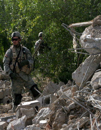 Iraqi Forces Hunt Zarqawi  Aides