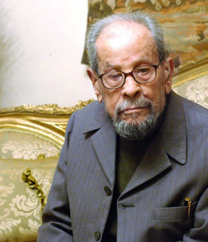 Top Islamic leaders led funeral prayers for Nobel laureate Naguib Mahfouz
