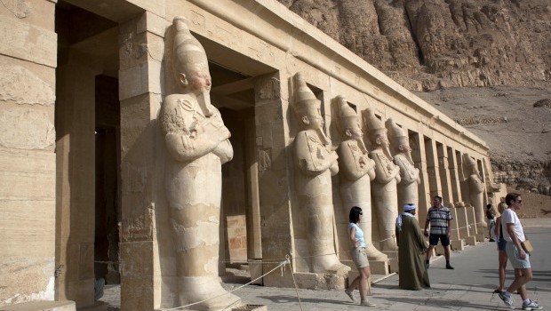 Egyptians Wary of Influx of Iranian Tourists
