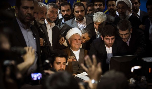 Iran: Elections heat up as Rafsanjani, Mashaei sign on