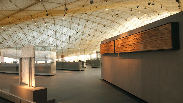 Louvre Showcasing Islamic Art