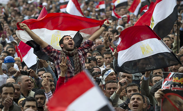 Egypt army ousts Mursi, announces transition
