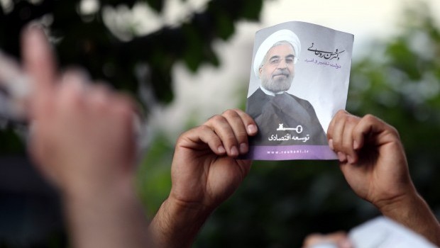 Rouhani welcomed by populace and officials
