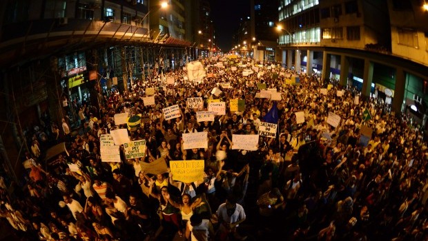 100 thousand protesters flood Brazilian streets