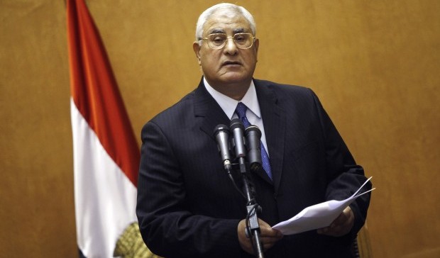 Egypt: Adly Mansour sworn in as interim president