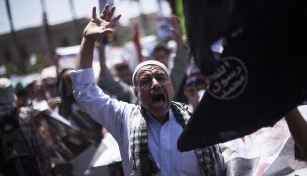 Mursi faces jailbreak probe as Egypt braces for protests