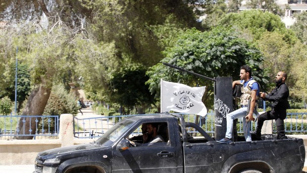 Syria: Islamist infighting sweeps Raqqa