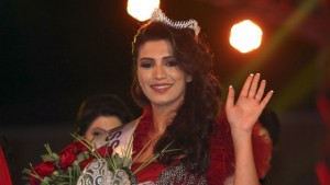 Finek Mohammad Abdul Kareem smiles and waves after being crowned Miss Kurdistan Region 2013 in the city of Erbil, the capital of the autonomous Kurdistan region, about 271 miles (350 kilometers) north of Baghdad, on September 28, 2013. (REUTERS/Azad Lashkari)