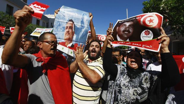 Tunisia’s ruling Islamists accept plan to step down