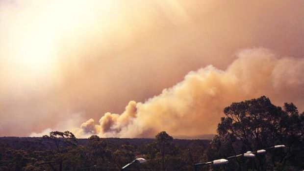 Winds, heat keep wildfire risk high in Australia