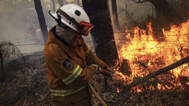 Australia firefighters prepare for worst as hot weather returns