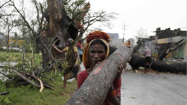 Cyclone in India weakens after causing damage