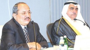 Arab Labor Organization chairman Ahmad Luqman (R) with Saudi labor minister Adil Faqih speaking at a press conference in Riyadh, Saudi Arabia, on Sunday, November 3, 2013. (Asharq Al-Awsat)