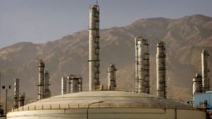 A view of a petrochemical complex in Assaluyeh seaport on Iran's Gulf coast is seen in this May 28, 2006 file photo. (REUTERS/Morteza Nikoubazl/Files)