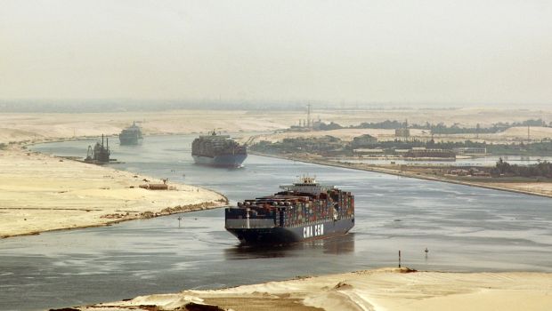Egypt: Authorities tighten security measures around Suez Canal