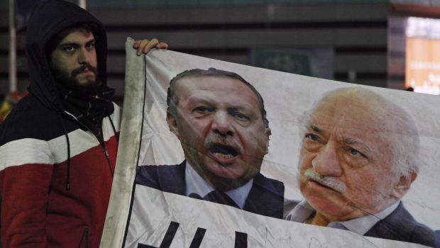 Turkish graft scandal triggers feud over judicial independence