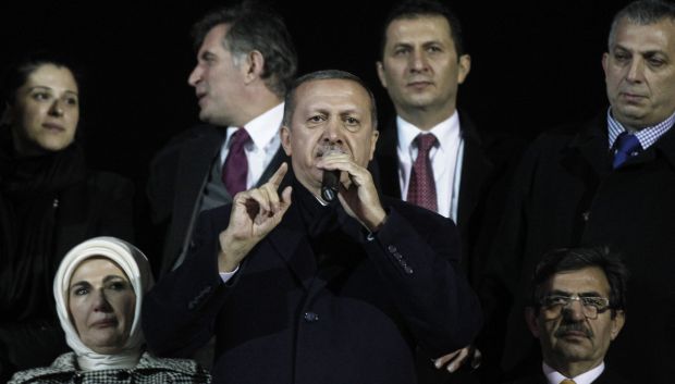Erdoğan vows Turkish graft affair will fail to topple him