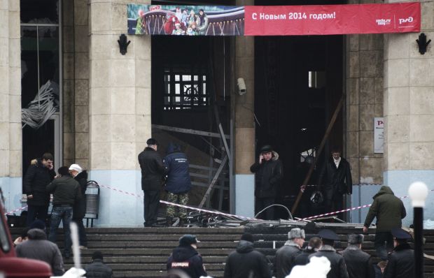 Woman suicide bomber kills at least 13 at Russian station