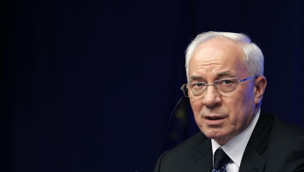 Ukraine PM Azarov offers to resign ‘to help end conflict’