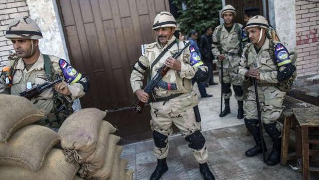 Further clashes erupt as Egyptians go to polls for second day