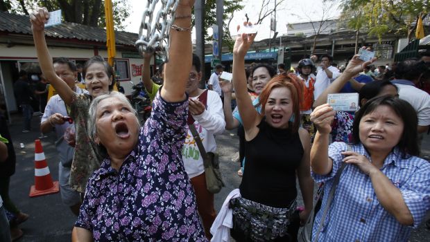 Thai vote goes peacefully, but political paralysis looms