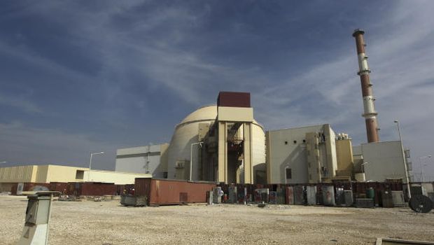 Iran says Russia could build nuclear reactor in exchange for oil