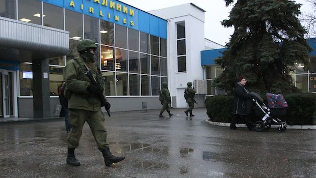 Ukraine says Russian forces block airport