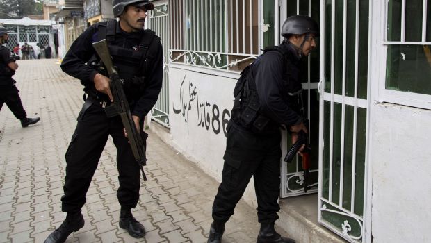 Suicide bombers kill 11 in Pakistani capital
