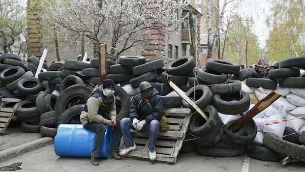 Uniformed men occupy Donetsk police HQ
