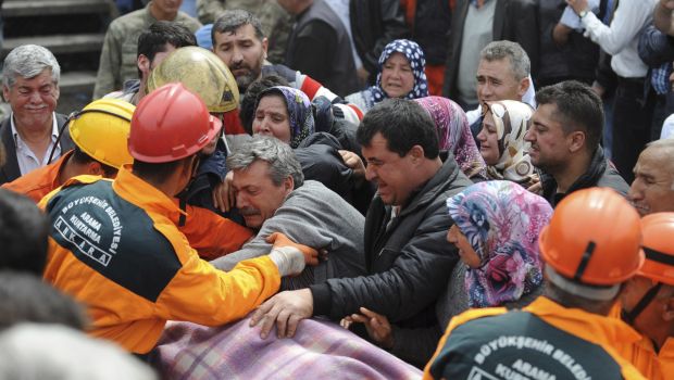 Violent protest in Turkish town where miners died