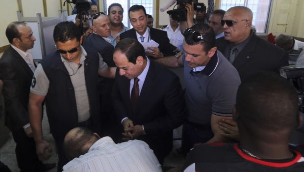 Egyptians go to polls to elect new leader