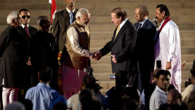 Sworn in as India’s leader, Modi speaks of a “glorious future”