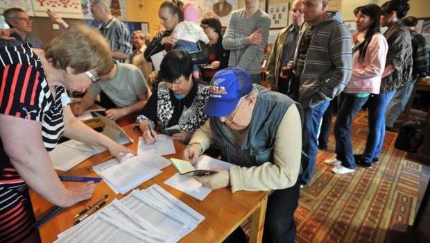East Ukraine referendum raises fears of dismemberment