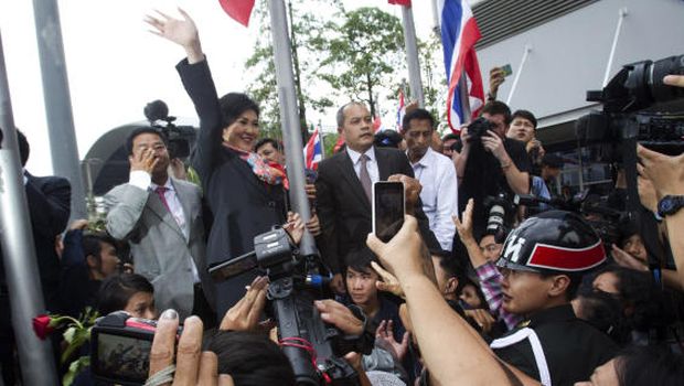 Thai court rules PM must step down