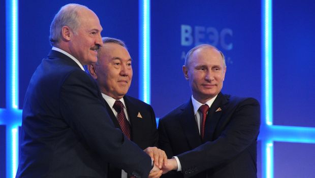 Putin forms ex-Soviet trade bloc to challenge EU, US