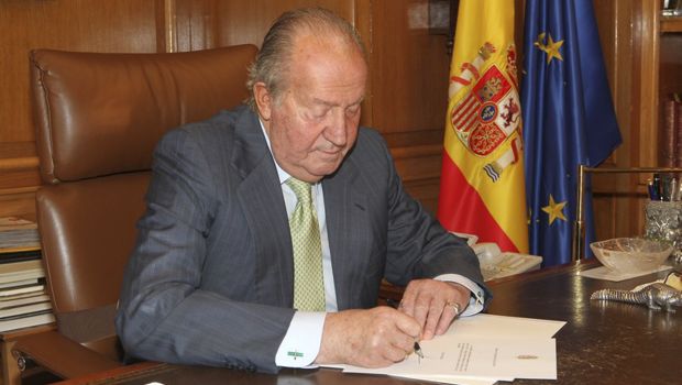 Spain’s King Juan Carlos abdicates