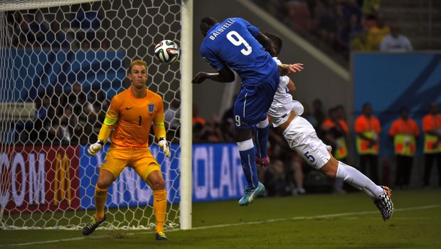 Balotelli goal gives Italy 2–1 win over England