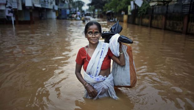 Monsoon floods kill 11 in India, maroon thousands