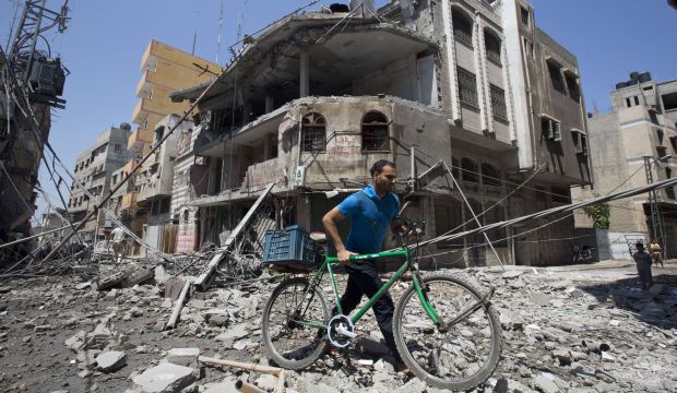 Israel pummels Gaza; Kerry steps up diplomatic push