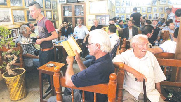 Baghdad’s historic coffeehouse tells the tales of a turbulent century