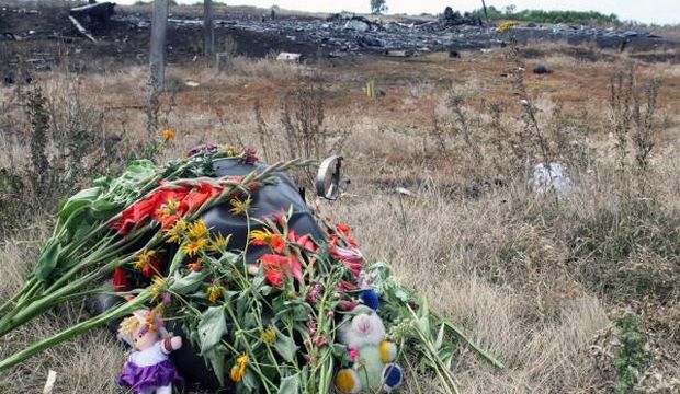 Ukraine workers find more bodies at crash site