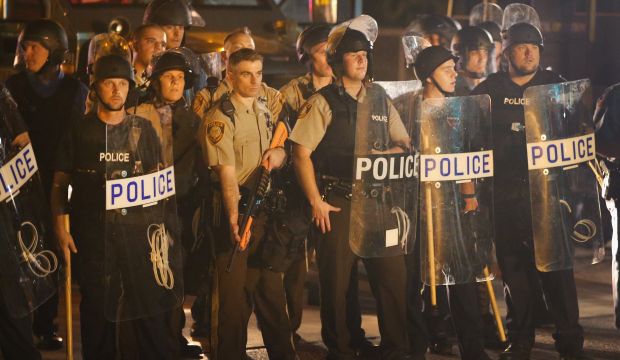 Police move against protesters as calm dissolves in Ferguson, Missouri