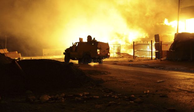 Airstrikes target Islamist strongholds in Tripoli as militias claim airport