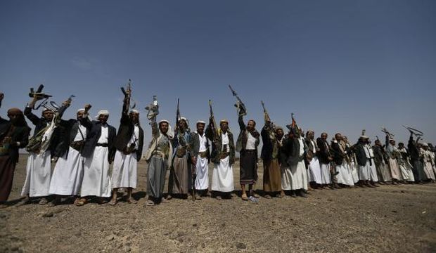 Yemen: Fight against Al-Qaeda continues as Houthis call for protests