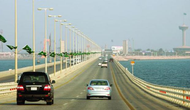 Saudi Arabia, Bahrain announce plans for second causeway