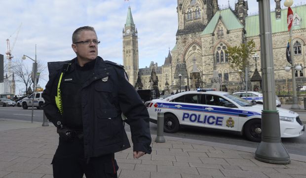 Soldier shot; gunman enters Canadian parliament, many shots fired