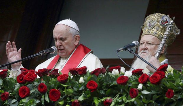 Pope, patriarch demand end to ISIS attacks